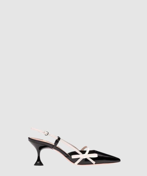 미우미우 페이턴트 가죽 통 샌들 5I445D