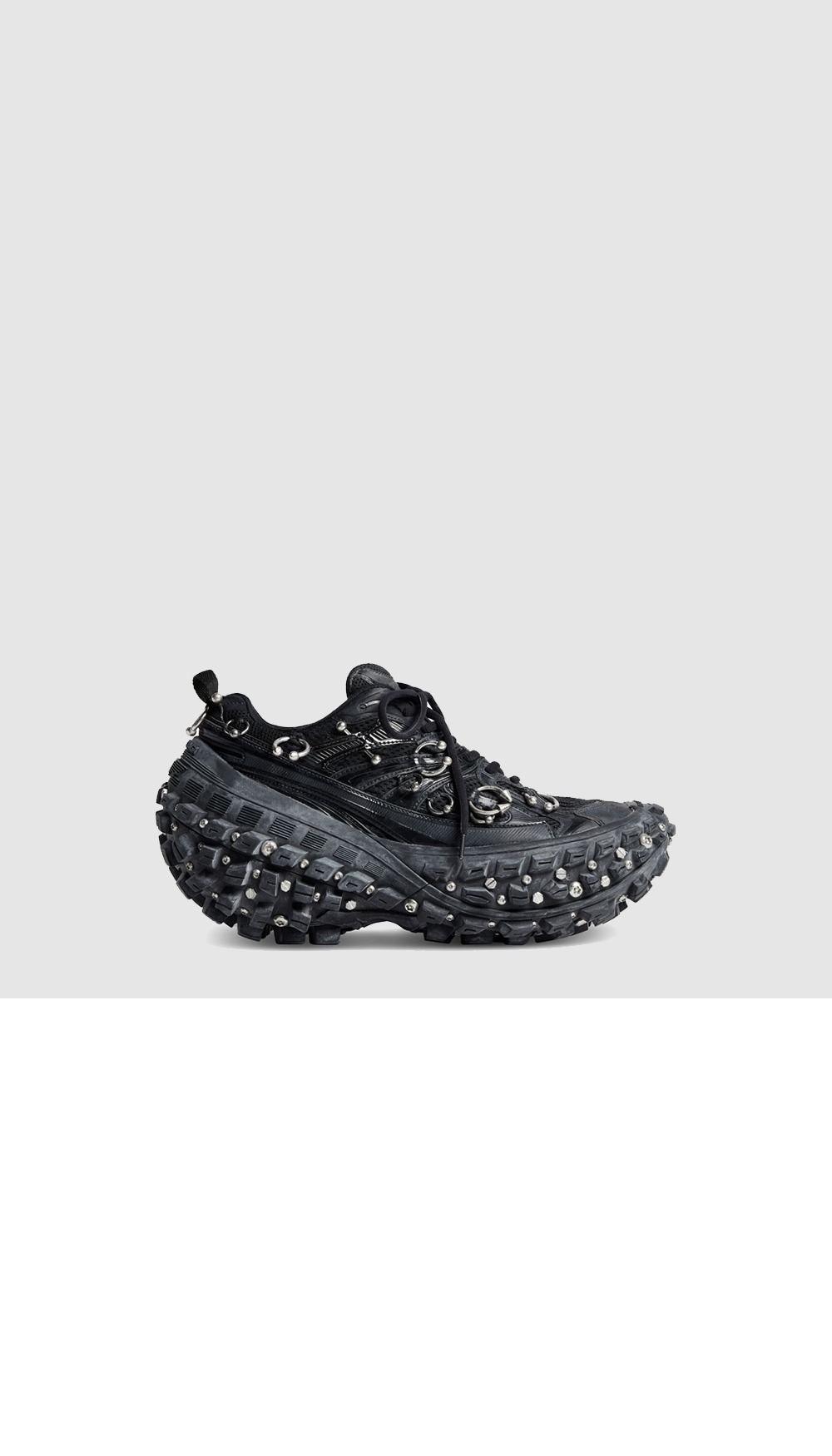 발렌시아가 디펜더 스니커즈 685613