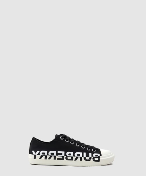 버버리 스니커즈 80182701