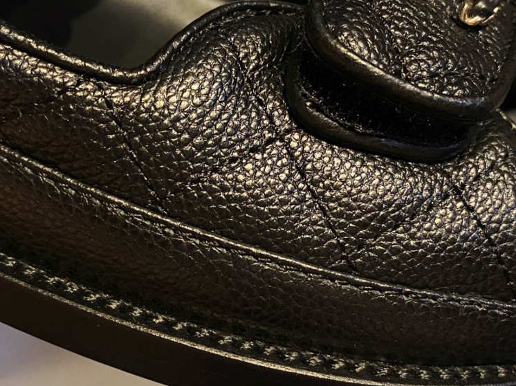 샤넬 레더 벨크로샌들 통굽가죽 스트랩샌들 G35927