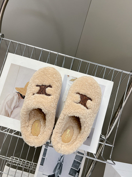 셀린느 시어링 트리옹프 패치 로고 뮬 로퍼