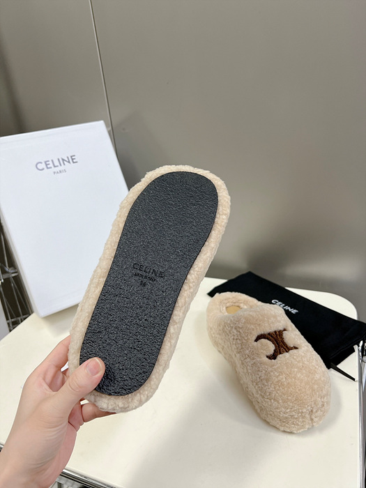 셀린느 시어링 트리옹프 패치 로고 뮬 로퍼