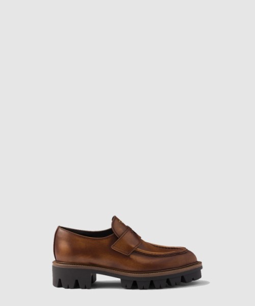 프라다 가죽 로퍼 2DE151