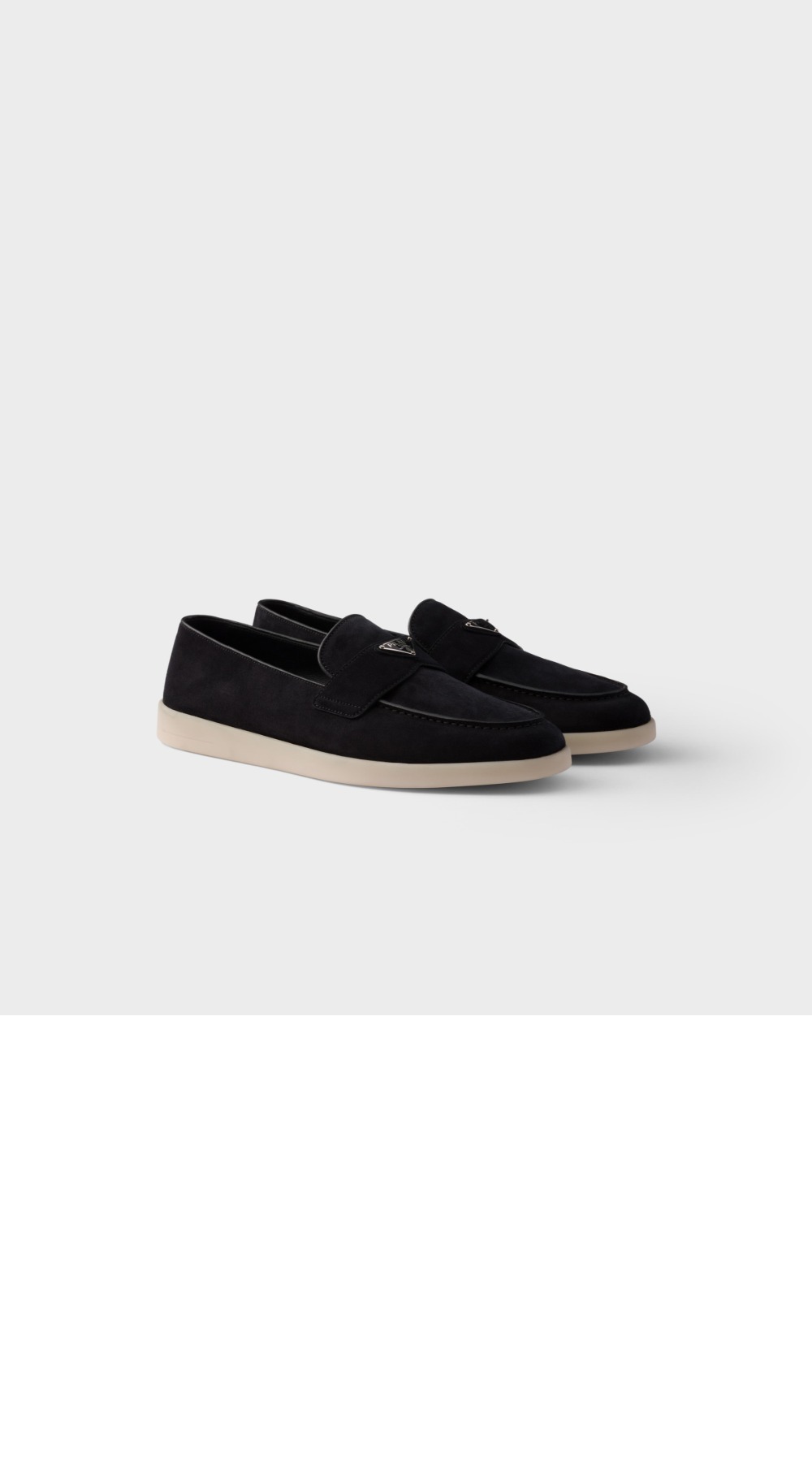 프라다 스웨이드 로퍼 2DG124