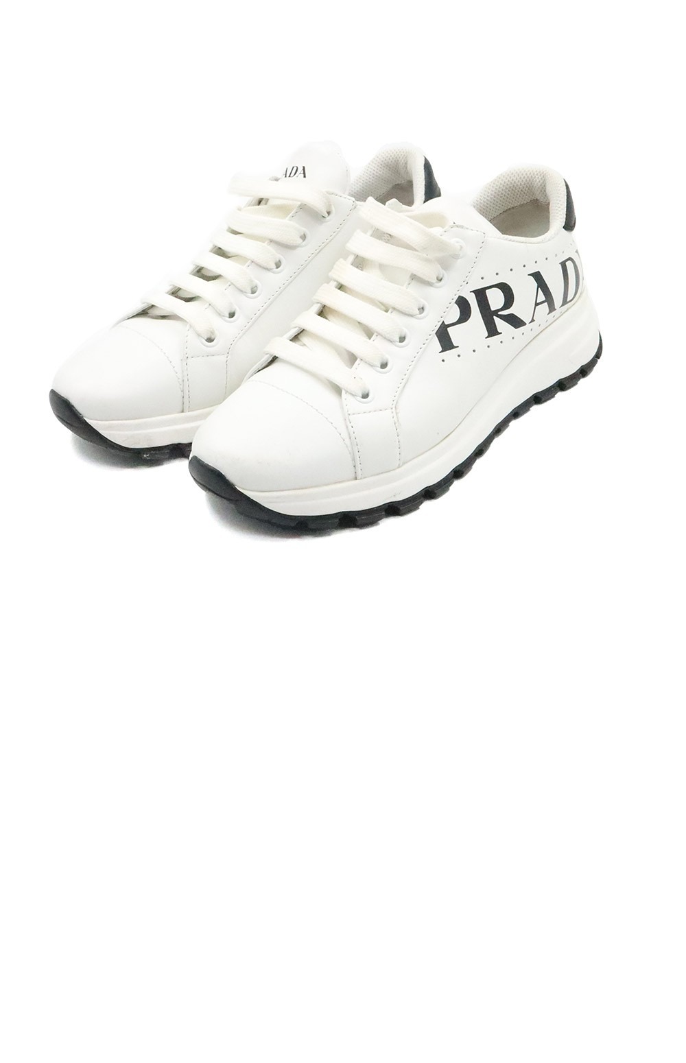 프라다 로고 펀칭 스니커즈 1E597M