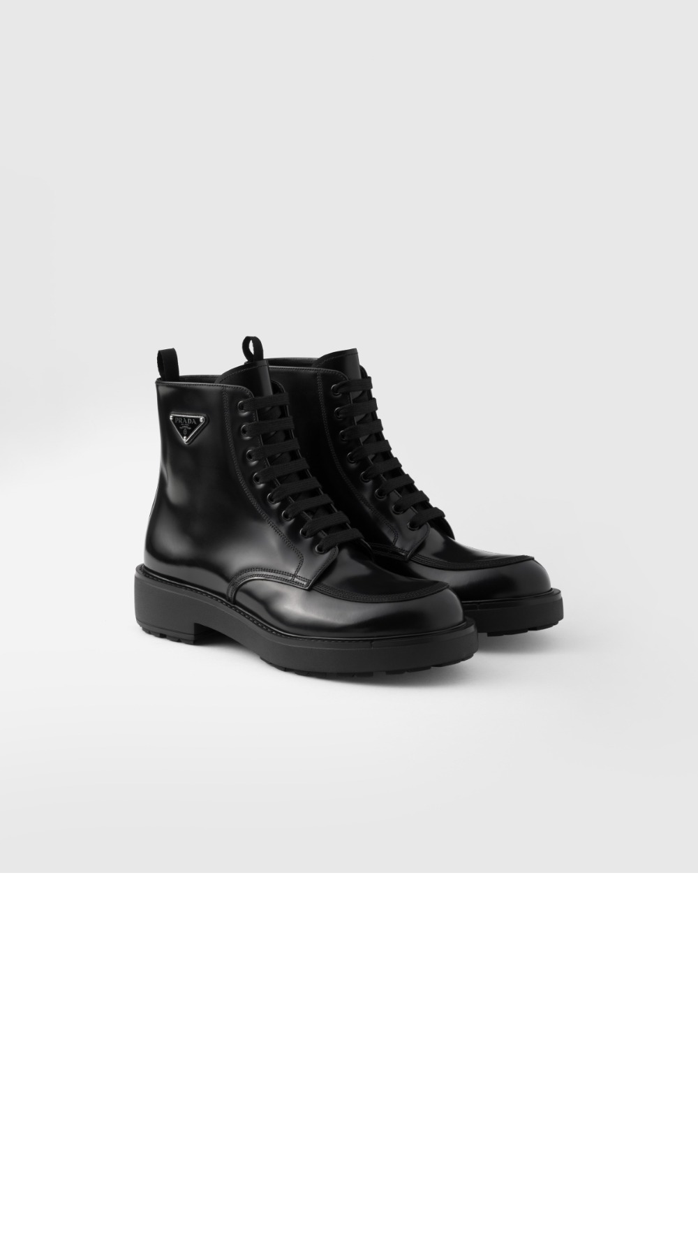 프라다 브러쉬드 가죽 부츠 2TG220