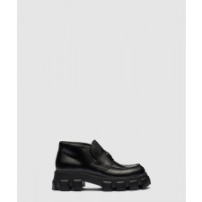 프라다 모노리스 페이턴트 레더 플랫폼 로퍼 2TE194