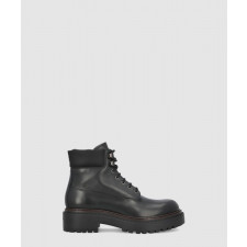 프라다 로고솔 레더 레이스업 부츠 2TE205