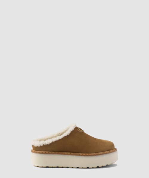 프라다 스웨이드 뮬 1S715N