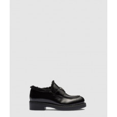 프라다 브러쉬드 로퍼 1D246M