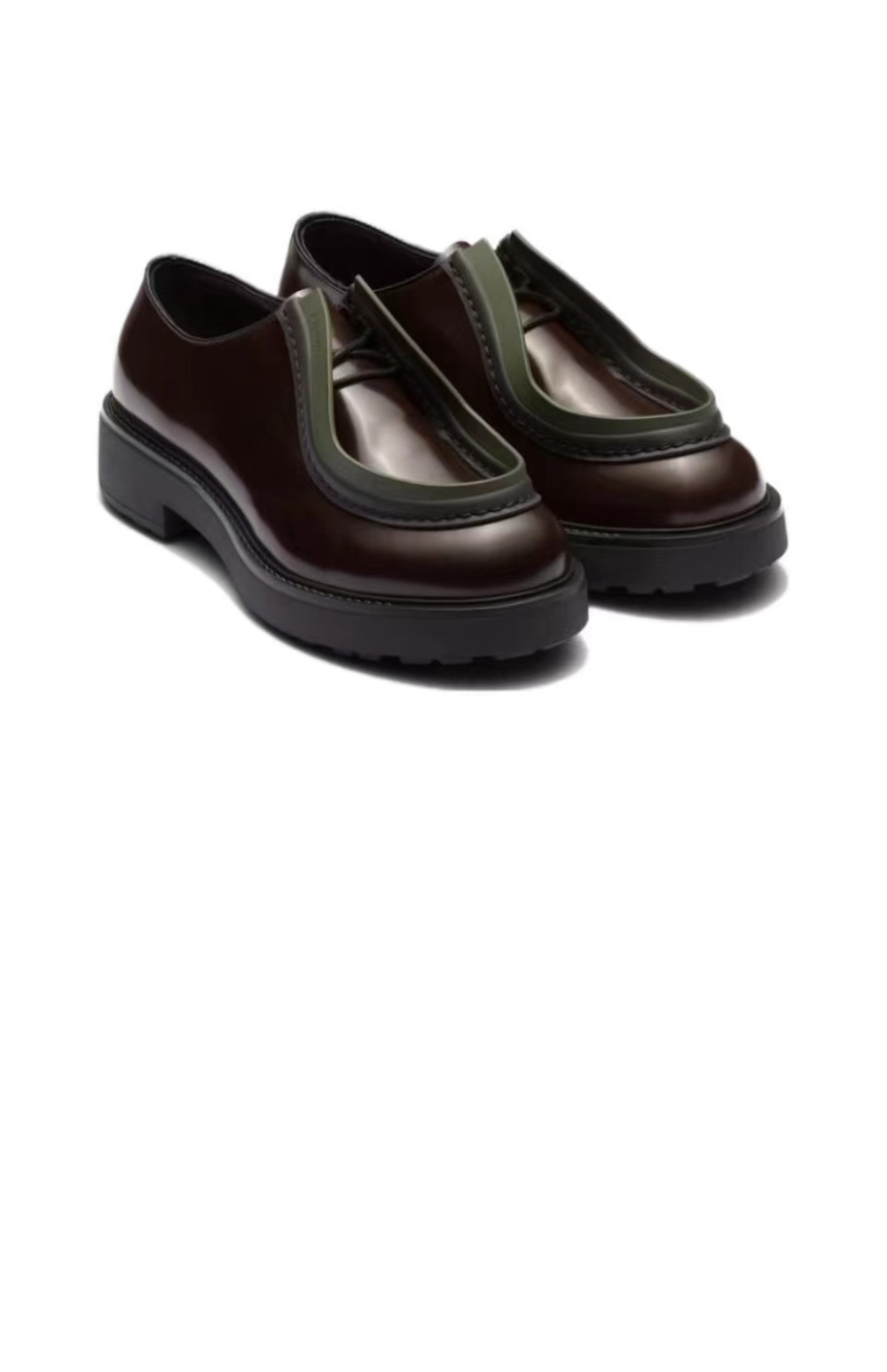 프라다 러쉬드 레이스업 로퍼 2EG421