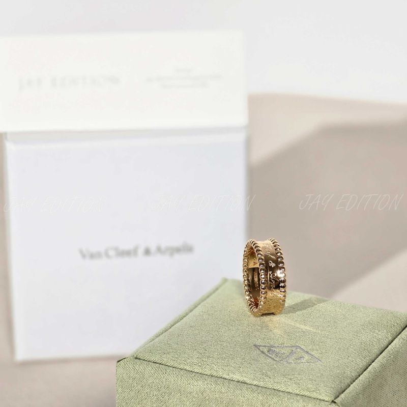 반클리프 뻬를리 시그니처 링