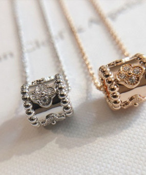 반클리프 빼를리 목걸이