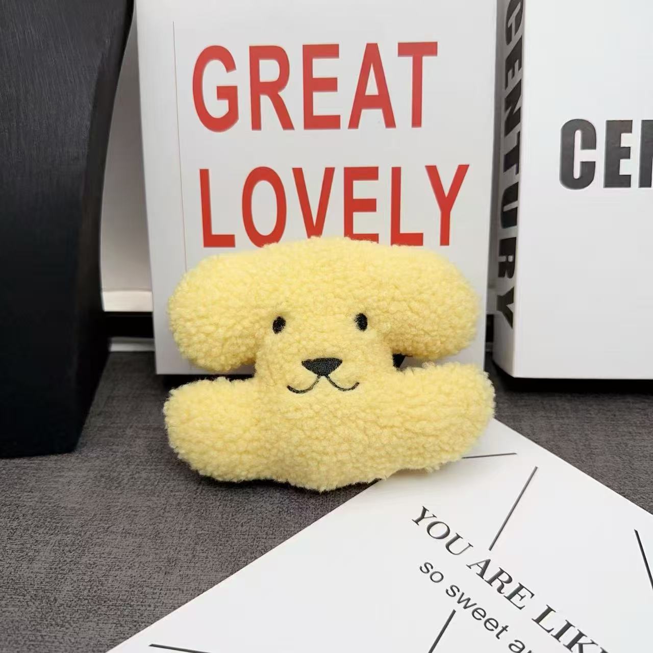 셀린느 키링 하트 폼폼 시어링 트리옹프 백참