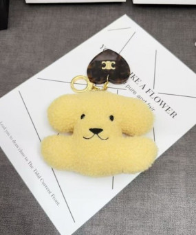 셀린느 키링 하트 폼폼 시어링 트리옹프 백참