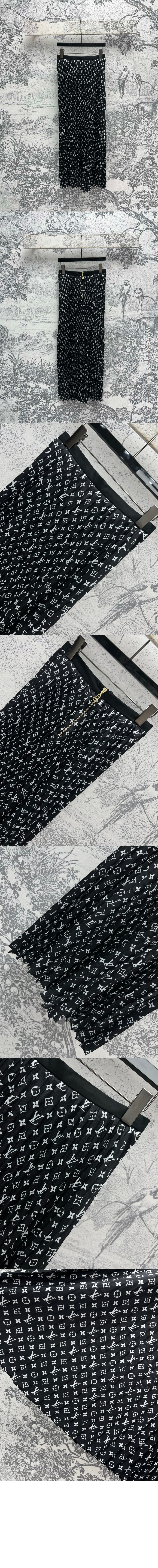 루이비통 스트라이프 액센트 모노그램 플리티드 스커트