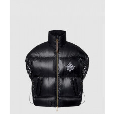 루이비통 드로스트링 디테일 테크니컬 푸퍼 질레