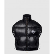 루이비통 드로스트링 디테일 테크니컬 푸퍼 질레