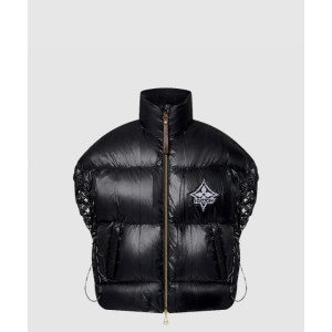 루이비통 드로스트링 디테일 테크니컬 푸퍼 질레