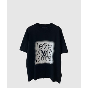 루이비통 로고 프린트 반팔