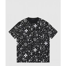 루이비통 로고 프린트 반팔