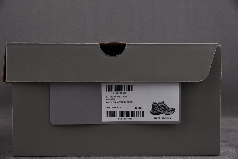 발렌시아가 러너 스니커즈 블랙 화이트