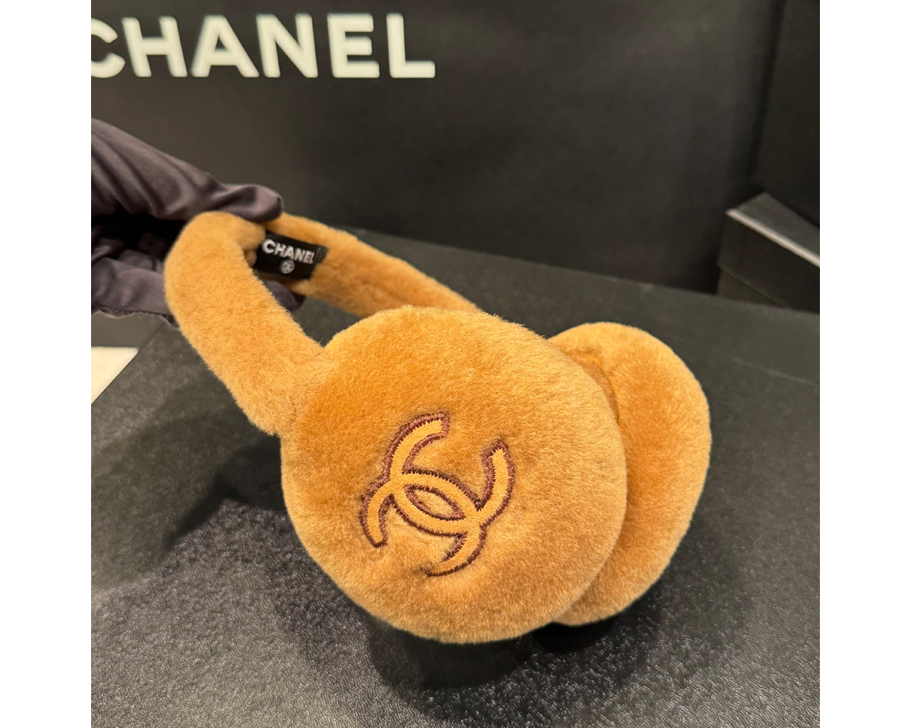 샤넬 이어머프 시어링 램스킨 귀마개 브라운