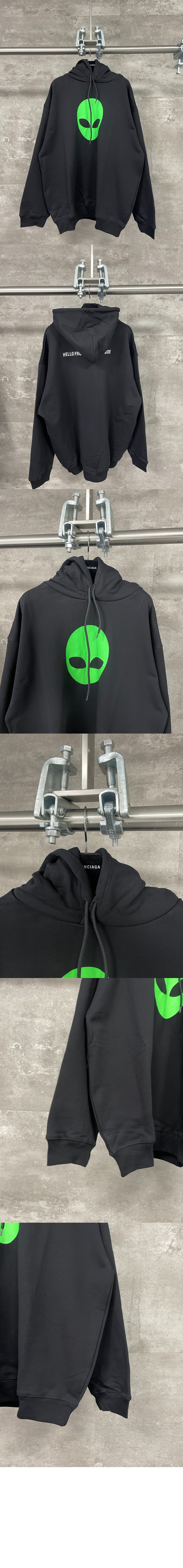 발렌시아가 에일리언 로고 후드