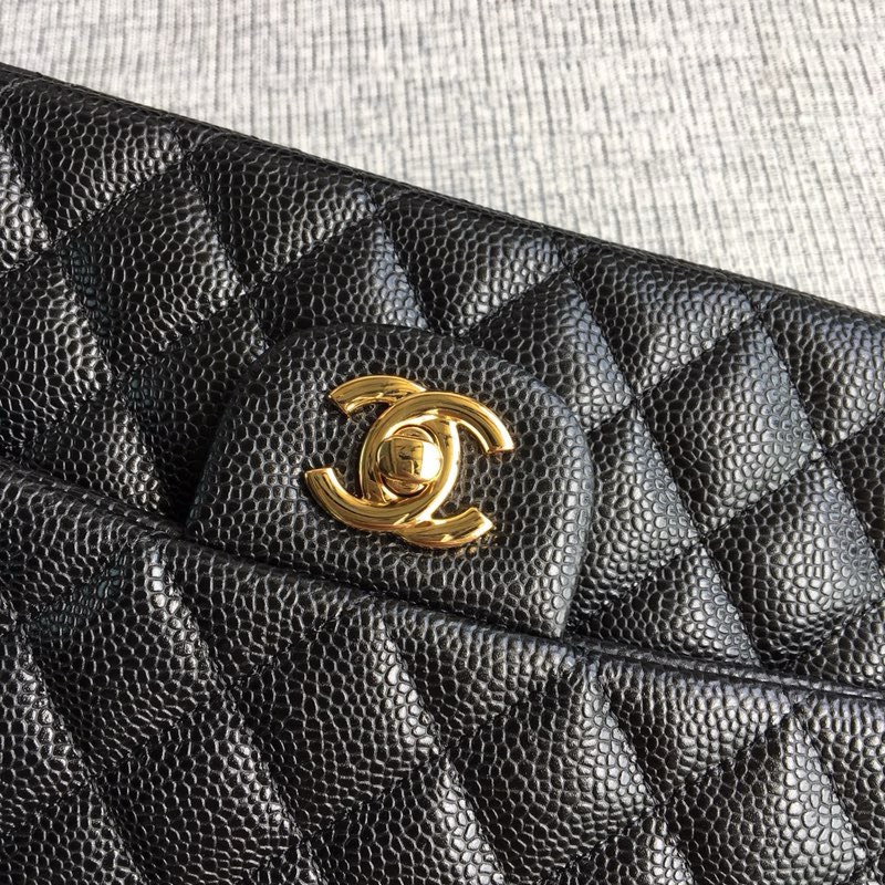 샤넬 미디움 클래식 플랩백 블랙 캐비어 카프스킨 금장 A01112