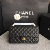샤넬 미디움 클래식 플랩백 블랙 캐비어 카프스킨 금장 A01112