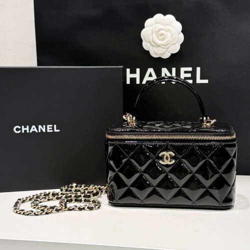 샤넬 탑핸들 베니티백 페이던트 금장 블랙 (내부 거울)