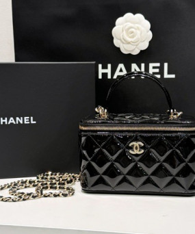 샤넬 탑핸들 베니티백 페이던트 금장 블랙 (내부 거울)