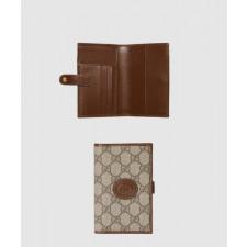 구찌 인터로킹 G 여권지갑 724562