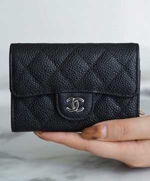 샤넬 클래식 똑딱이 카드슬립 카드지갑 캐비어 은장 AP0214