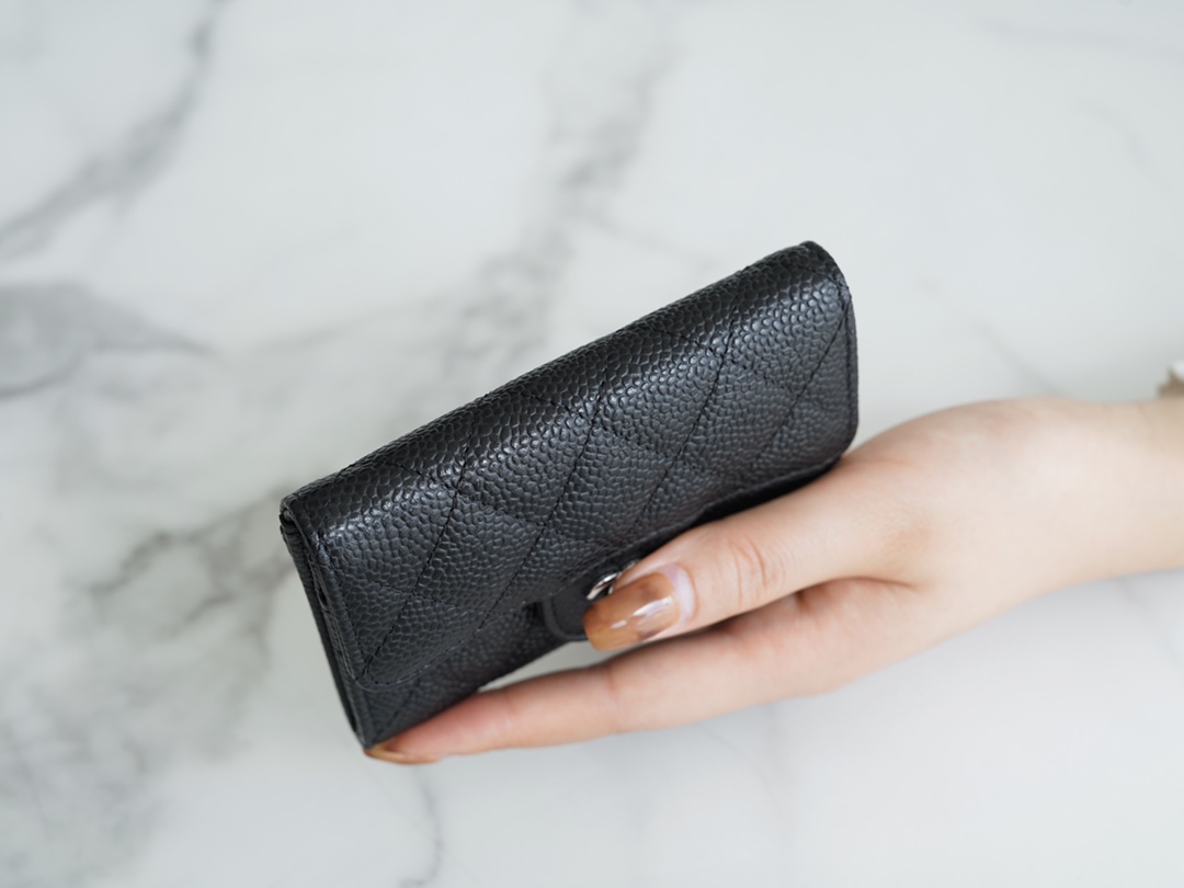 샤넬 클래식 똑딱이 카드슬립 카드지갑 캐비어 은장 AP0214