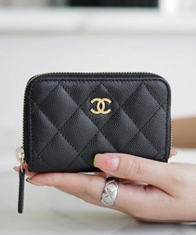 샤넬 클래식 지퍼 동전 지갑 캐비어 금장 AP0216
