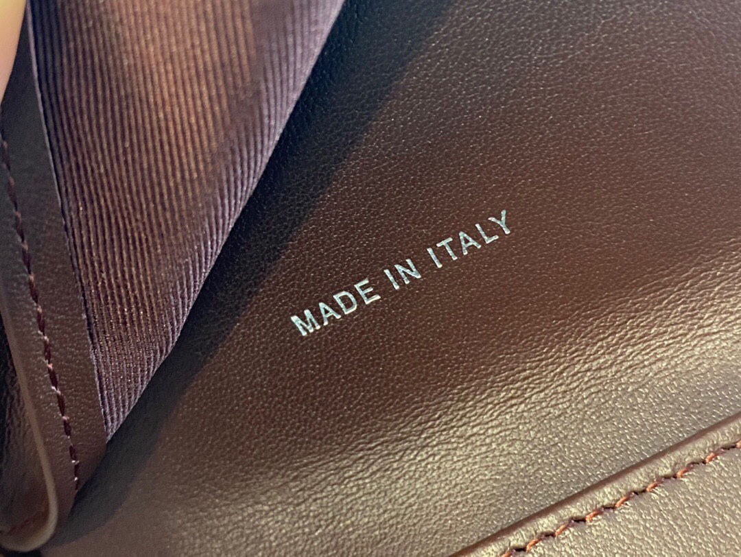 샤넬 캐비어 반지갑 캐비어 은장 AP0231