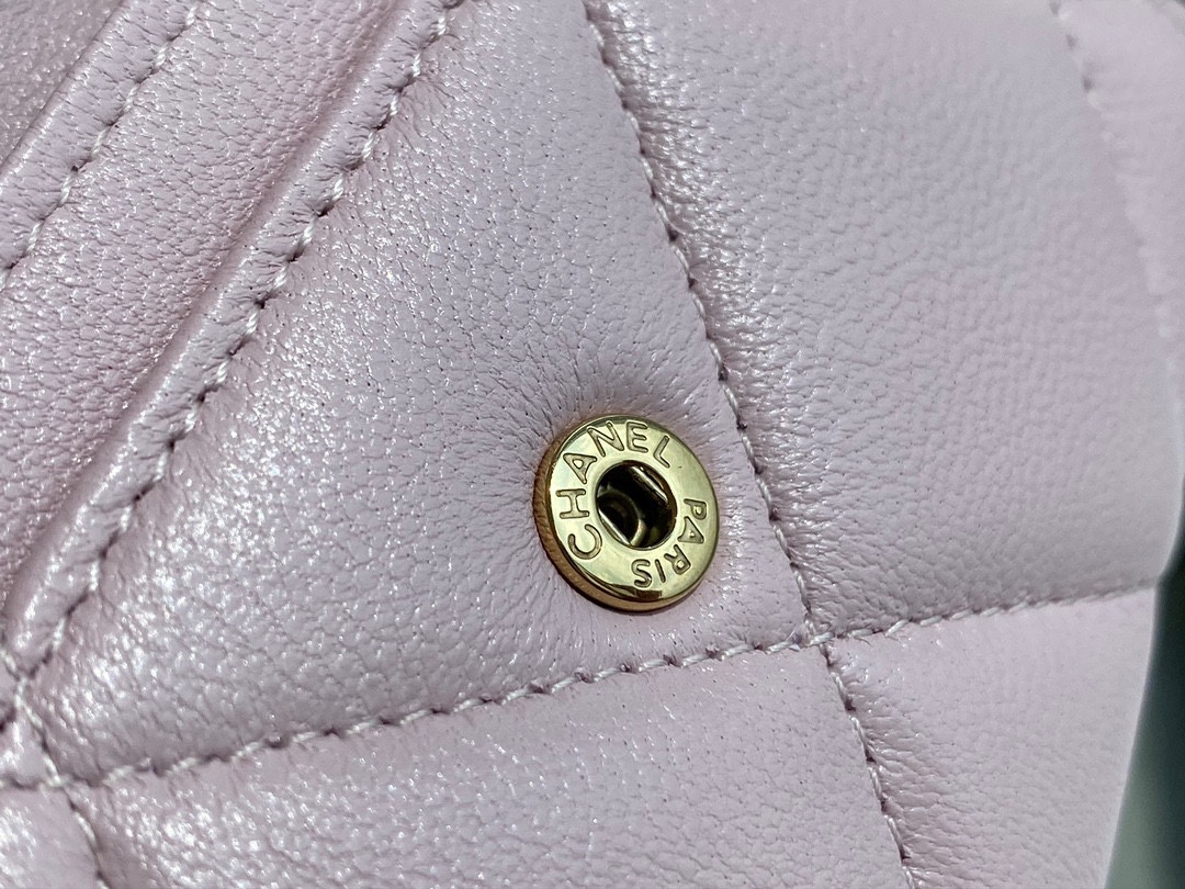 샤넬 19 플랩 카드지갑 램스킨 금장 연핑크 AP1790