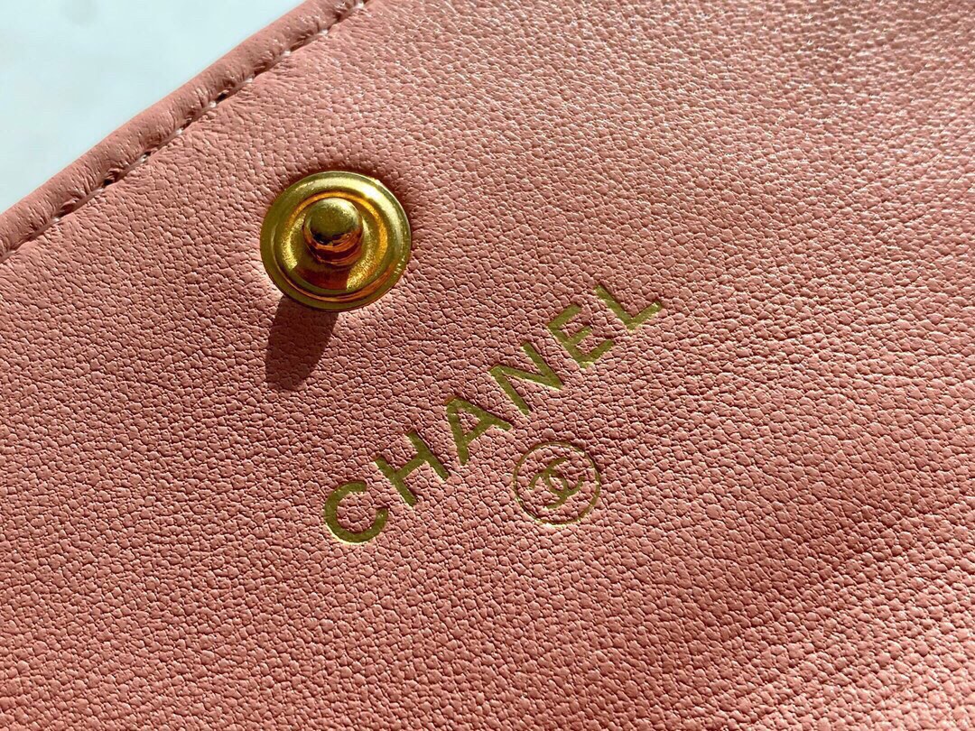 샤넬 19 플랩 카드지갑 램스킨 금장 핑크 AP1790