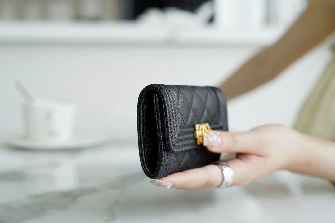 샤넬 보이 플랩 체인 카드지갑 캐비어 금장